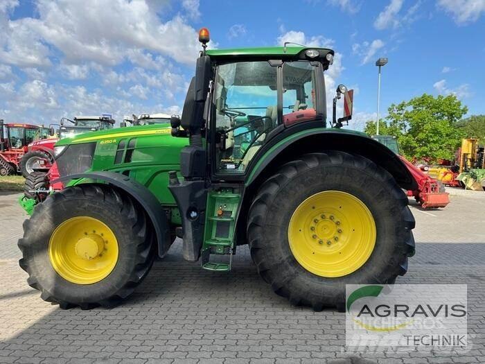 John Deere 6250 R الجرارات