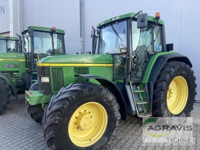 John Deere 6910 S الجرارات