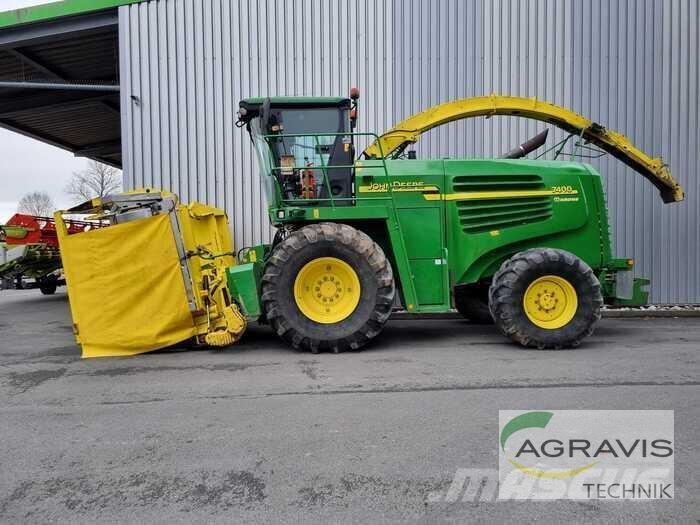 John Deere 7400 علافات ذاتية الدفع