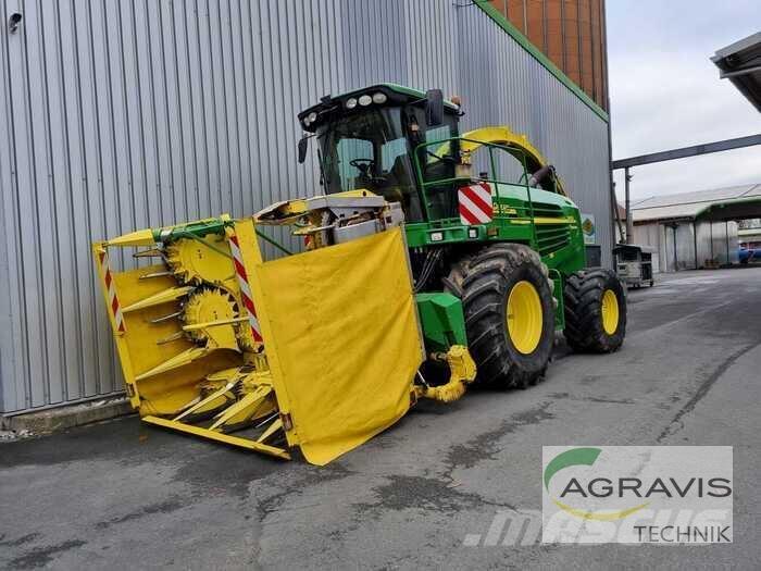 John Deere 7400 علافات ذاتية الدفع