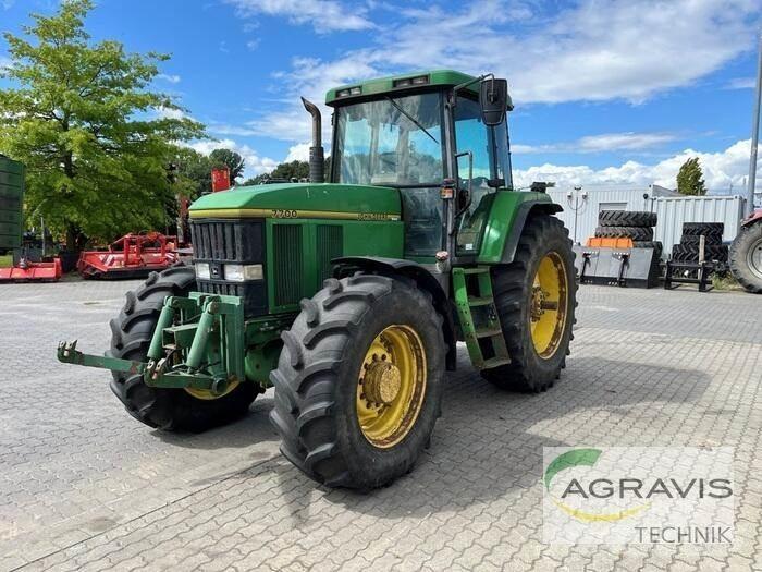 John Deere 7700 الجرارات
