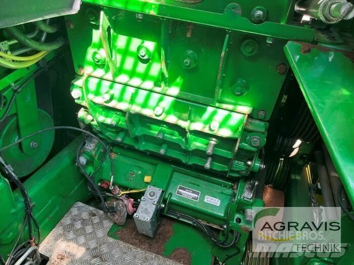 John Deere 8500I علافات ذاتية الدفع