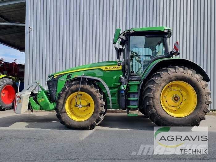 John Deere 8R 310 الجرارات