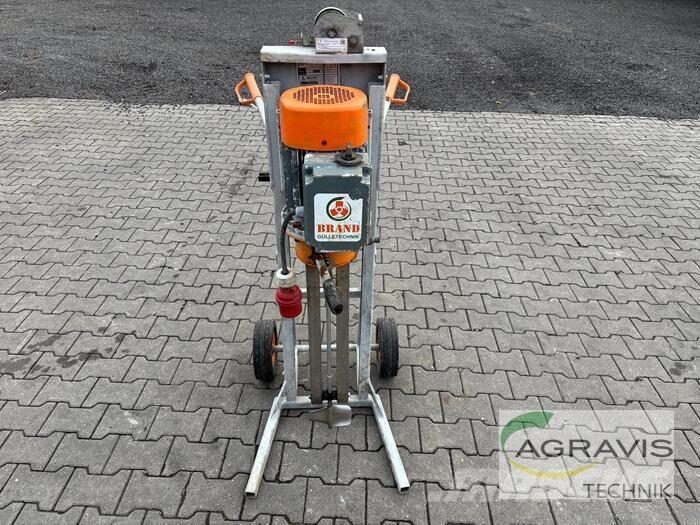  KBM GÜLLERÜHRWERK ماكينات وملحقات مواش أخرى