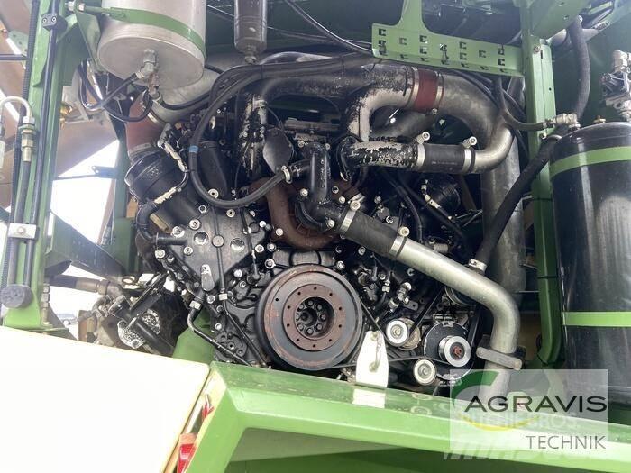 Krone BIG X 700 علافات ذاتية الدفع