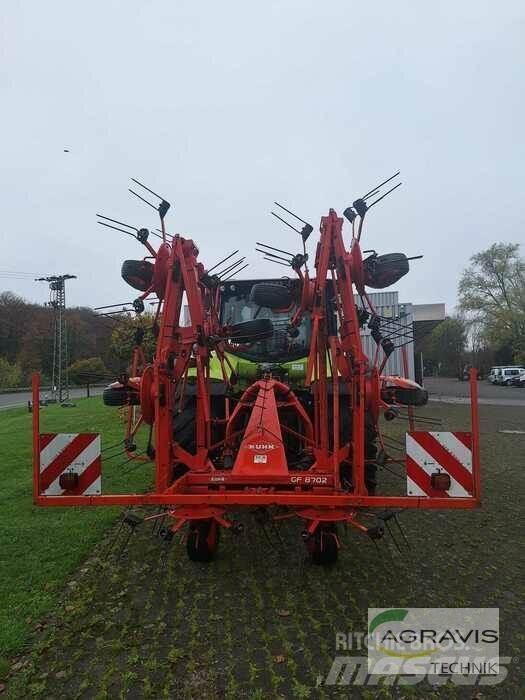Kuhn GF 8702 مكابس وميبسات التبن