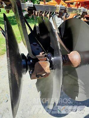 Kuhn XM32 كاسحات