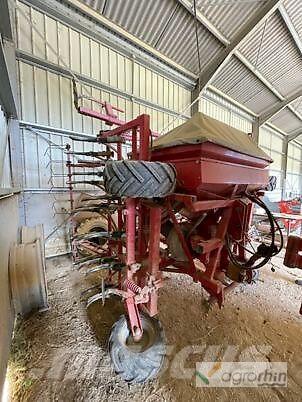 Kverneland TS مثاقيب مدمجة