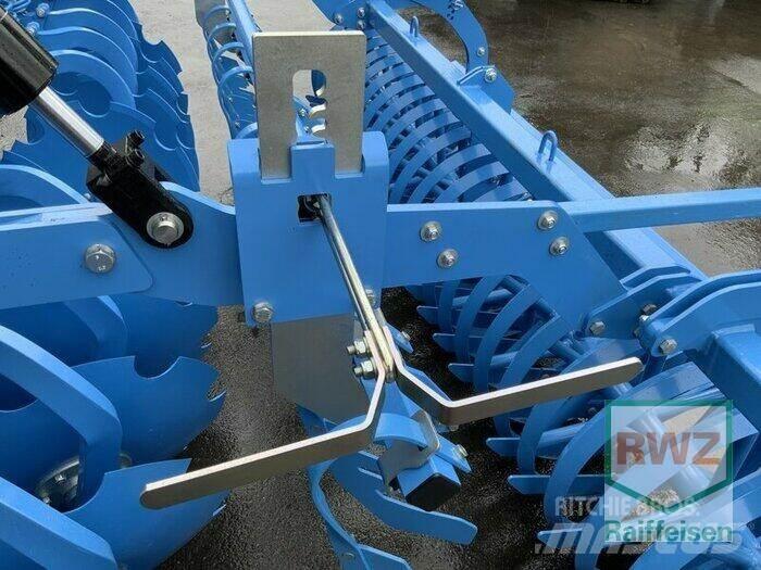 Lemken Rubin 10/300 كاسحات