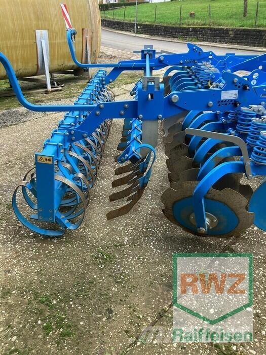 Lemken Rubin 10/300 كاسحات