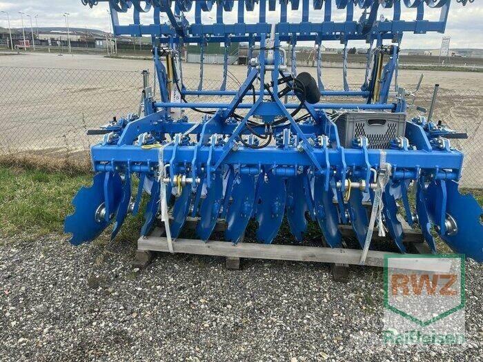 Lemken Rubin 10-300 U كاسحات