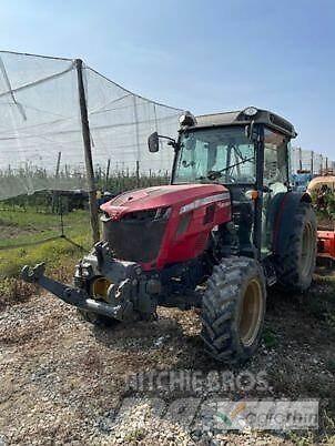 Massey Ferguson 3710 F الجرارات