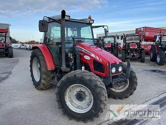 Massey Ferguson 5455 الجرارات