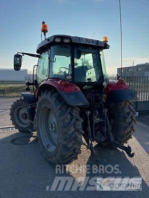 Massey Ferguson 5713S الجرارات