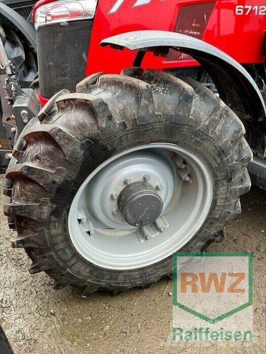 Massey Ferguson 6712 الجرارات