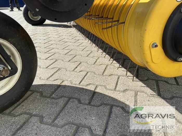 New Holland FR 500 علافات ذاتية الدفع