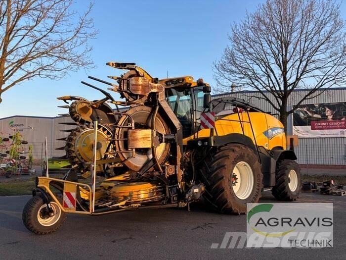 New Holland FR 700 علافات ذاتية الدفع