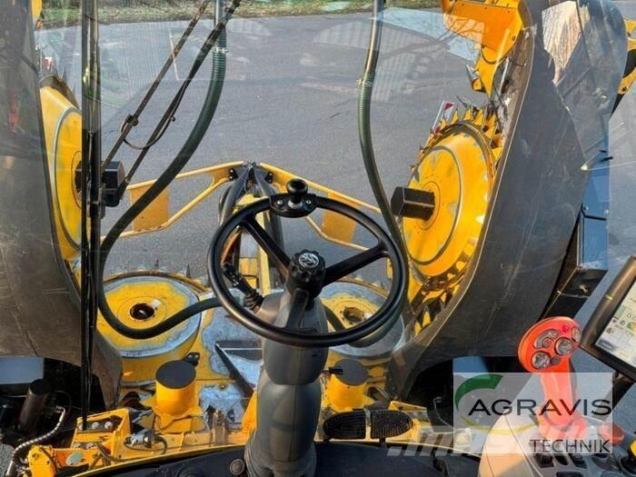 New Holland FR 700 علافات ذاتية الدفع
