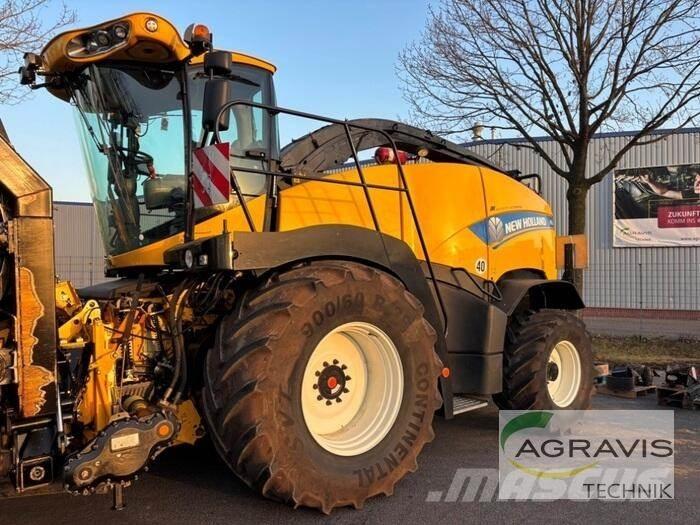 New Holland FR 700 علافات ذاتية الدفع