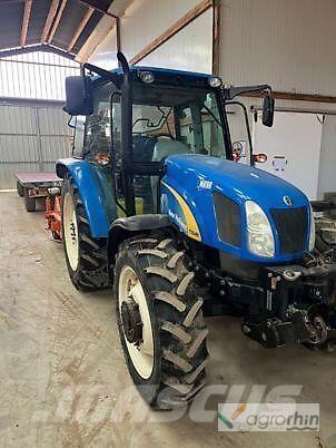 New Holland T5040 الجرارات