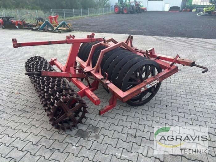 Packer  معدات تغلفة