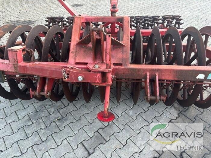 Packer  معدات تغلفة