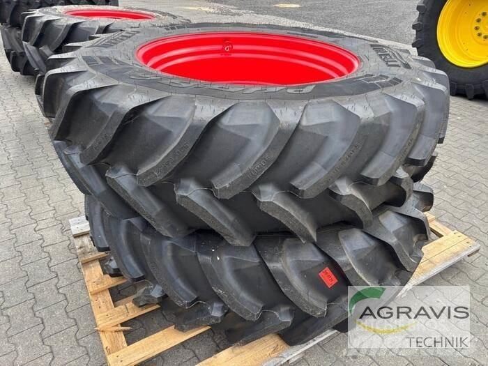 Pirelli KR 520/85R42 الإطارات والعجلات والحافات