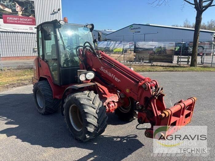 Schäffer 460 T لوادر بعجل