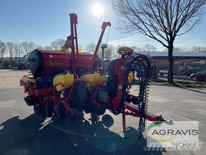 Väderstad TEMPO TPF 8 مثاقيب