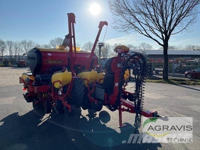 Väderstad TEMPO TPF 8 مثاقيب