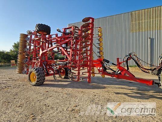 Väderstad TOP DOWN 600 الكاسحات وقلابات التربة ذات المحركات