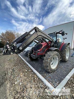 Valtra A115H4 الجرارات