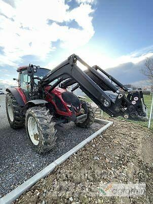Valtra A115H4 الجرارات