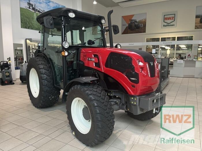 Valtra F105S 2D3 الجرارات