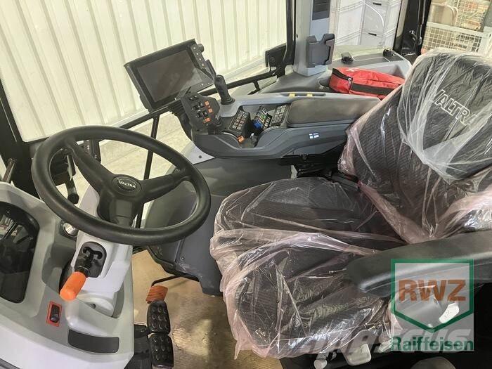 Valtra G125EV الجرارات