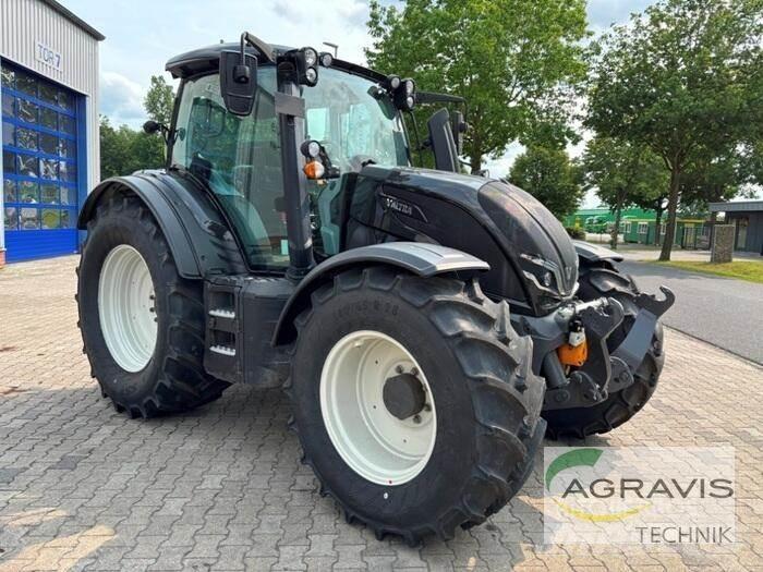 Valtra N 135 D 2B1 الجرارات