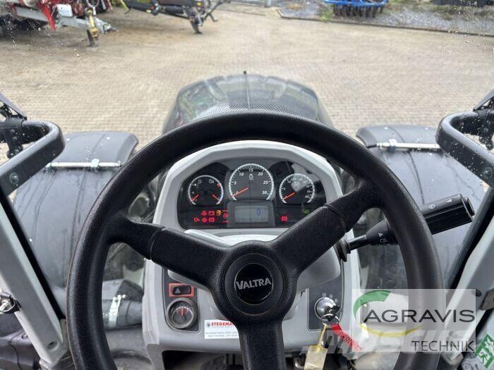 Valtra N 174 V الجرارات