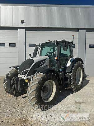 Valtra N134 H5 الجرارات