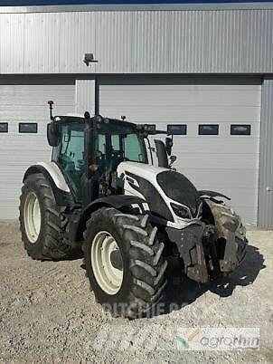 Valtra N134 H5 الجرارات