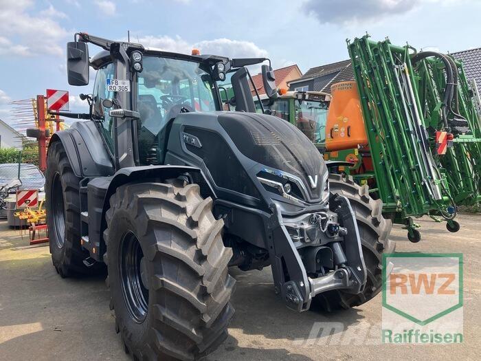 Valtra Q305 الجرارات