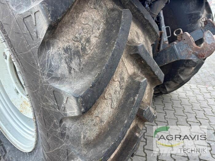 Valtra T 214 D الجرارات