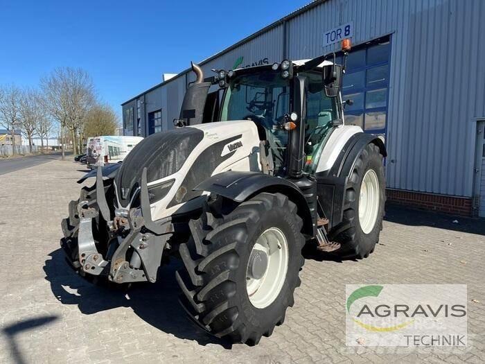 Valtra T 214 D الجرارات
