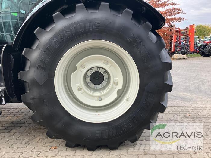 Valtra T 235 D الجرارات