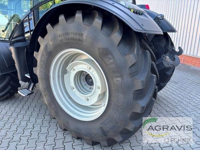 Valtra T 235 D الجرارات