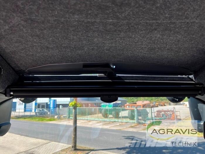 Valtra T 235 D الجرارات