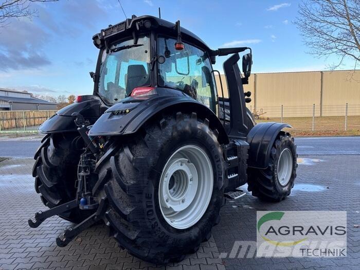 Valtra T 235 D الجرارات
