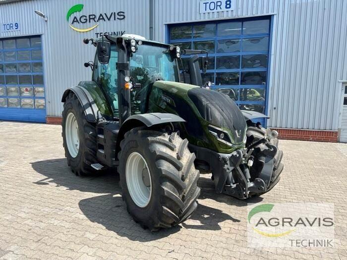 Valtra T 235 D 2A1 الجرارات