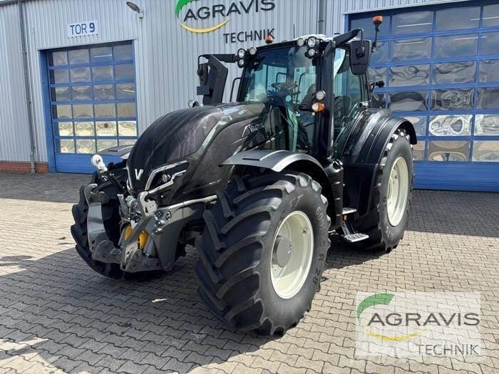 Valtra T 235 D 2A1 الجرارات