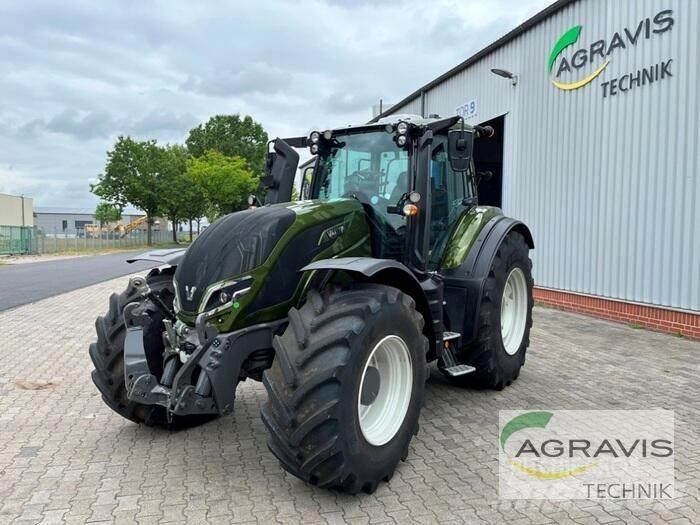 Valtra T 235 D 2A1 الجرارات