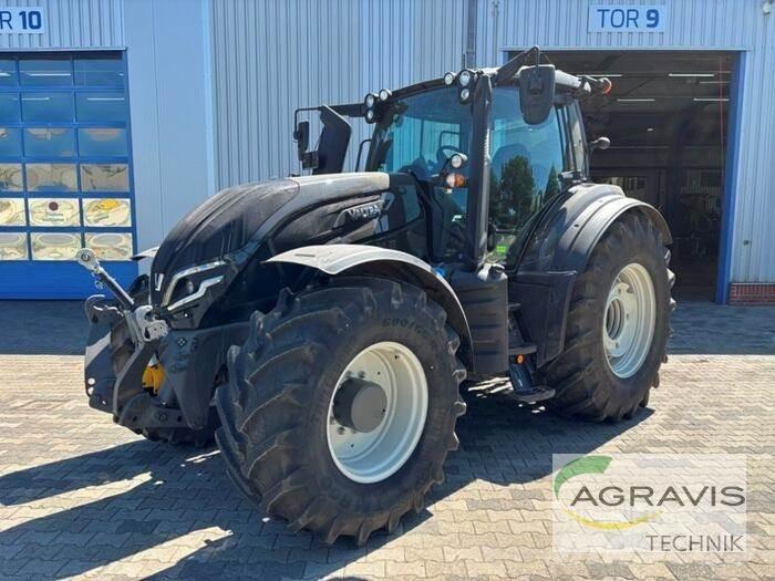 Valtra T 235 D 2A1 الجرارات